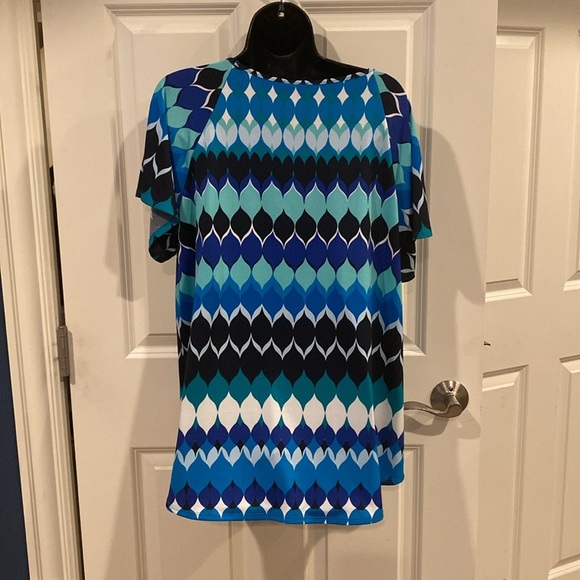 2X New Directions Woman cold shoulder blouse - NWT - Picture 2 of 3